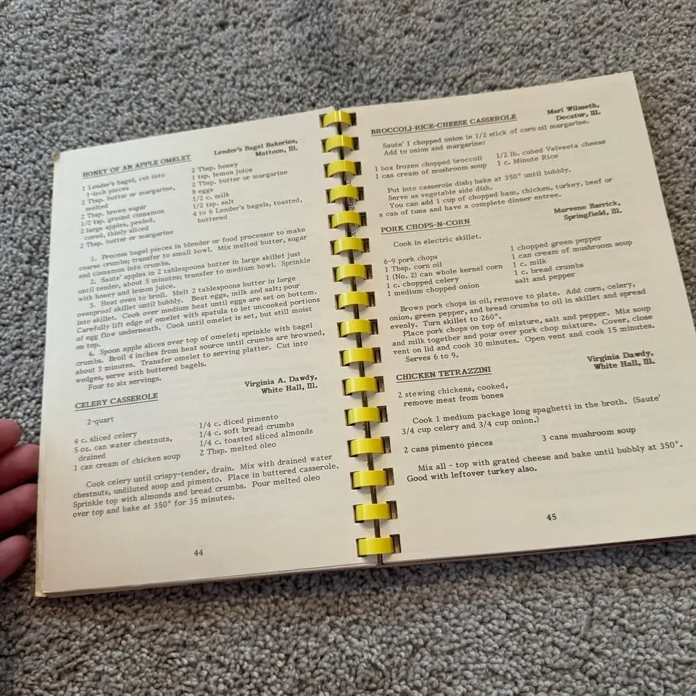 Vintage 1988 Central Illinois Tourism Council A Book of our Favorite Recipes